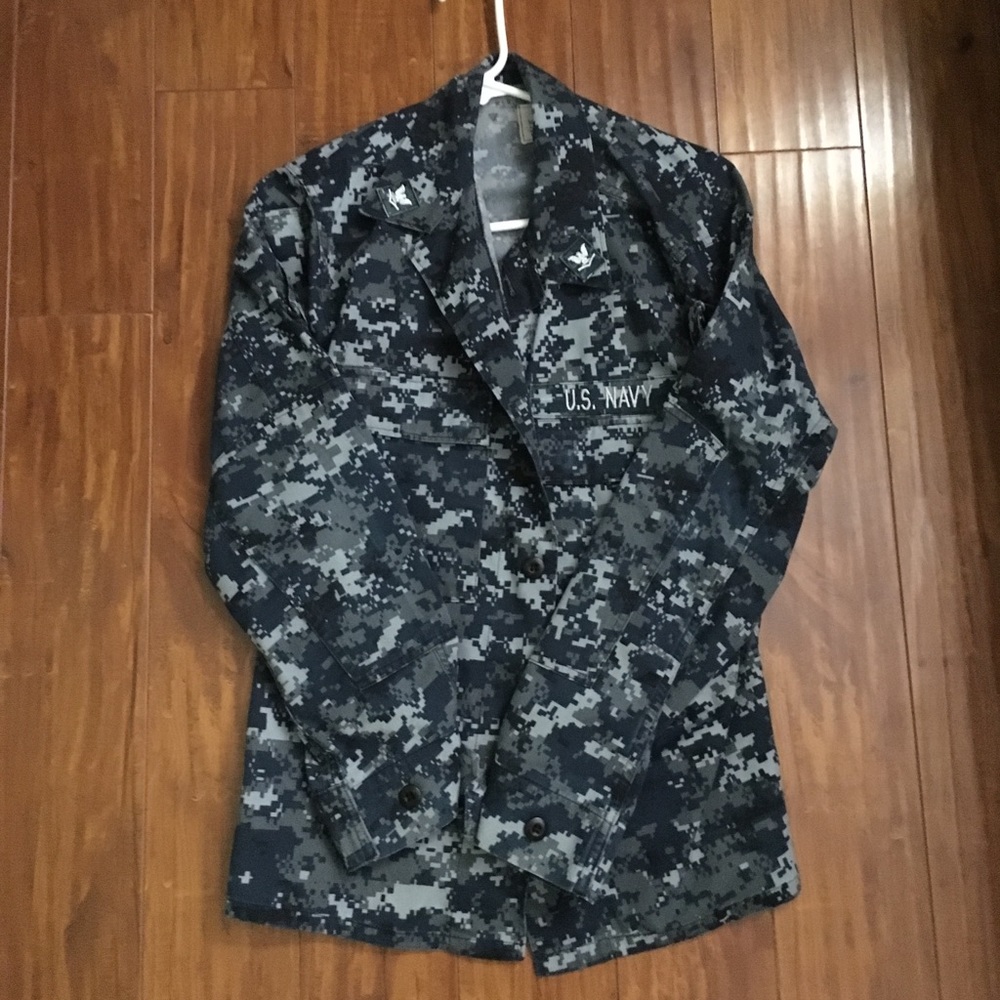U.S. Navy uniform top